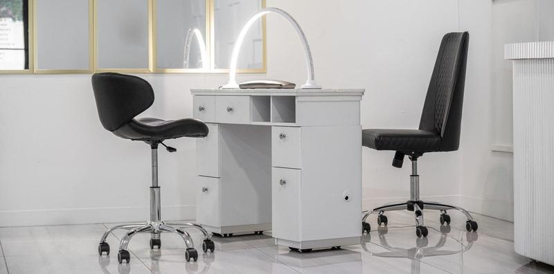 HUGO Salon Pedi & Mani Technician Stool With Diamond Sewing Design