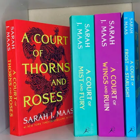 Sarah J. Maas A Court of Thorns and Roses Paperback Box Set 5