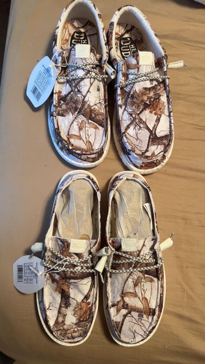 Item: RealTree White/Camo, 13
