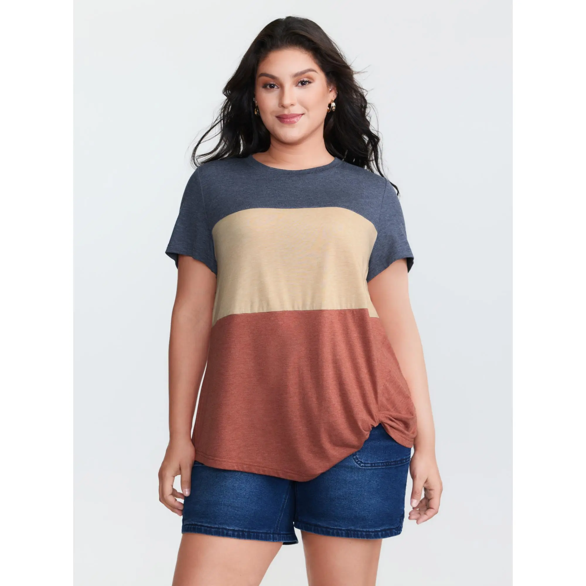 BLOOMCHIC Curvy Plus Size Women's Casual Colorblock Twist Hem Tshirt - 2026 Summer Swimweek Top, Supersoft Sleeves, Colorblock Styles, M-6X (26/4X,28/5X,30/6X), Curvy Plus Size Clothes 2026, Plus Size Tops, Colorful Clothes,Back To School,Fall Pick, Spotl