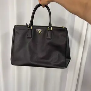 Pre-owned PRADA Handbag