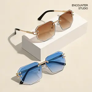 Fashion Vintage Square Transparent Gray Sunglasses For Women Outdoor Travel Driving Vacation UV400 Sun Protection Men's Rimless Glasses