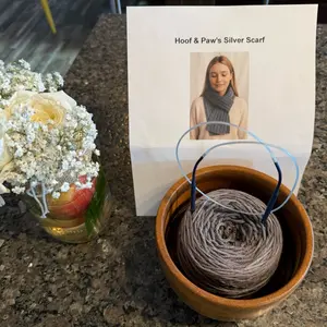 Hoof&Paw’s Silver Scarf Knitting Kit