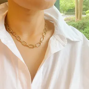 Women's Amber Boxy Chain Necklace - Fashion Jewelry Accessory for Daily Wear