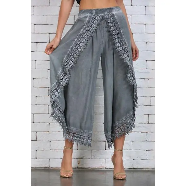 "The Lisa Lisa" Lace Detail Wide Leg Capri
