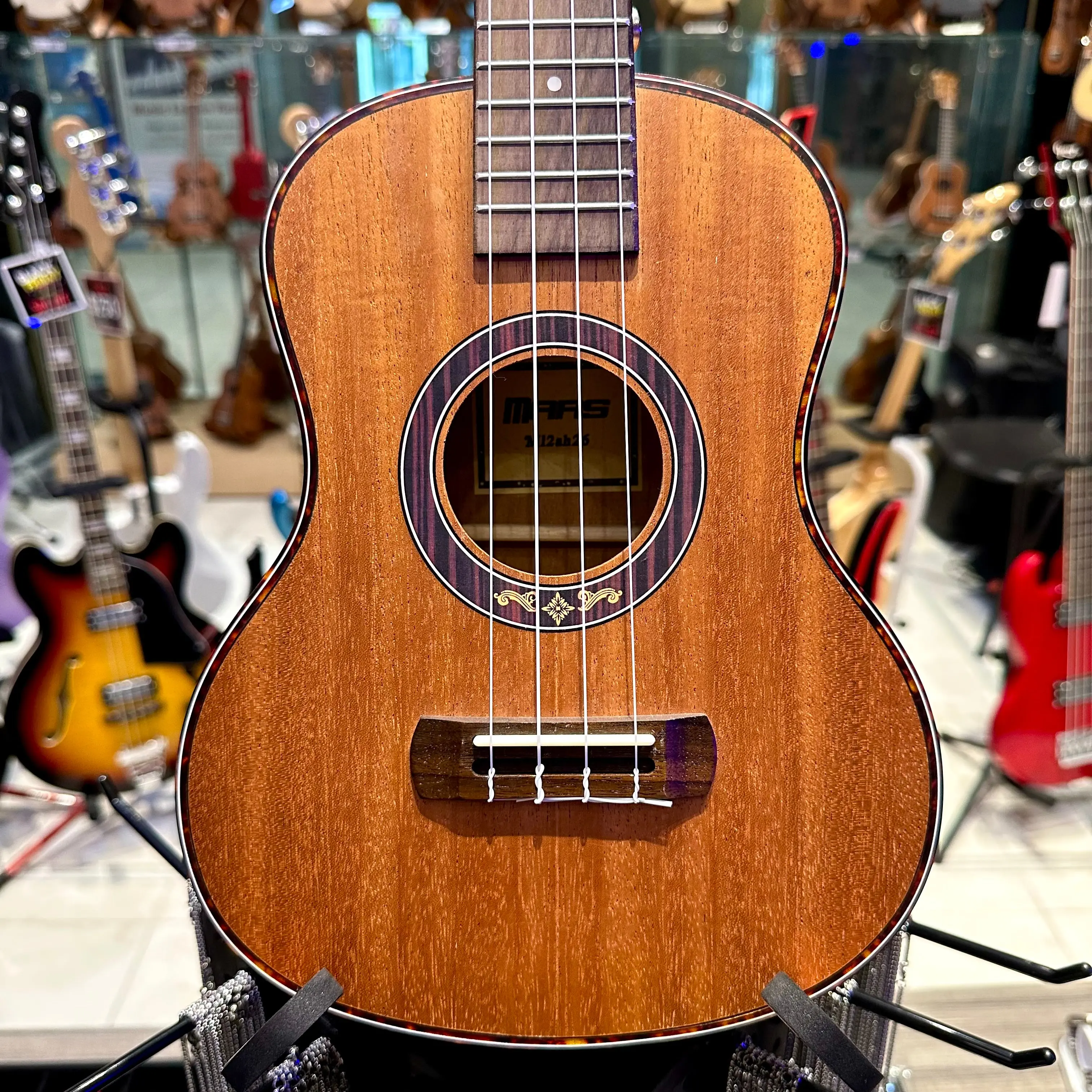 Mars m12ah26: 26” Concert Ukulele - Tan