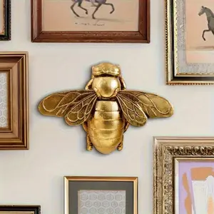 Golden Bee Wall Sculpture - Art Deco Style Resin Insect Wall Decor, Handcrafted Home Decoration, Ideal for Gallery Wall & Party Decor, Insect Decor