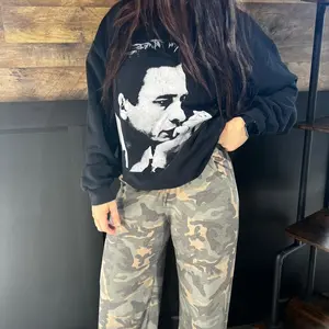 Cashhhhh black and white T-shirt sweatshirt