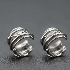 Clip-On Feather Earrings – Minimalist Design, 2025 Hip-Hop Trend, Unisex