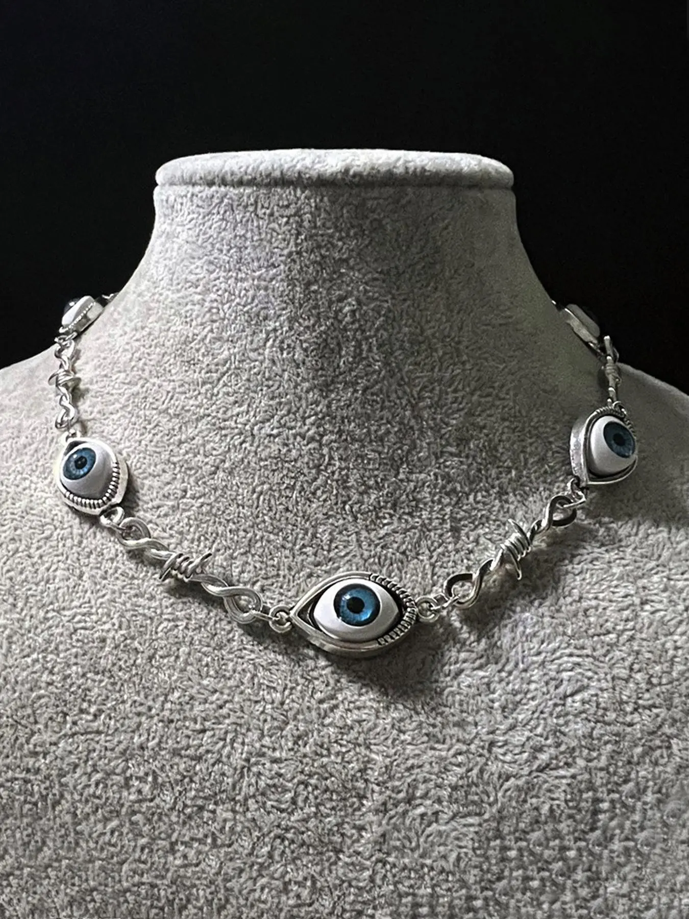 Gothic Blue Eye Necklace, Unique Thorn Design, Unisex Punk Chain, Casual All-Season Jewelry, Zinc Alloy Material, Plain Pattern