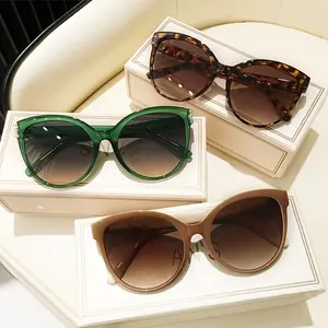 Women's 2026 Runway Cat-Eye Gradient Sunglasses - Emerald Green & Tortoise Shell, Oversized Statement Eyewear, UV400 Protection, Face-Slimming Silhouette for Chic Outdoor Events, Women's Sunglasses 2026