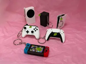 Mini Game Console and Controller Keychain - Silicone Material, Realistic Design, Perfect for Gamers, Fun and Functional Accessory