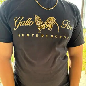 Gallo fino Playera color negro Menswear Man Casual Streetwear Tshirt