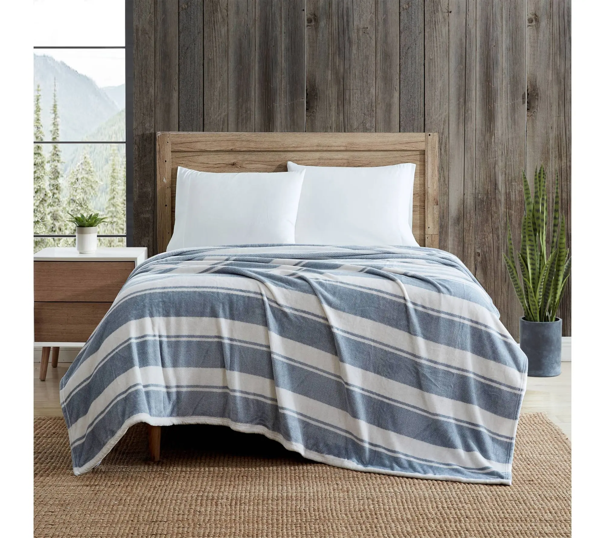 Eddie Bauer Ultra Soft Stripes Flannel Full/Queen Blanket