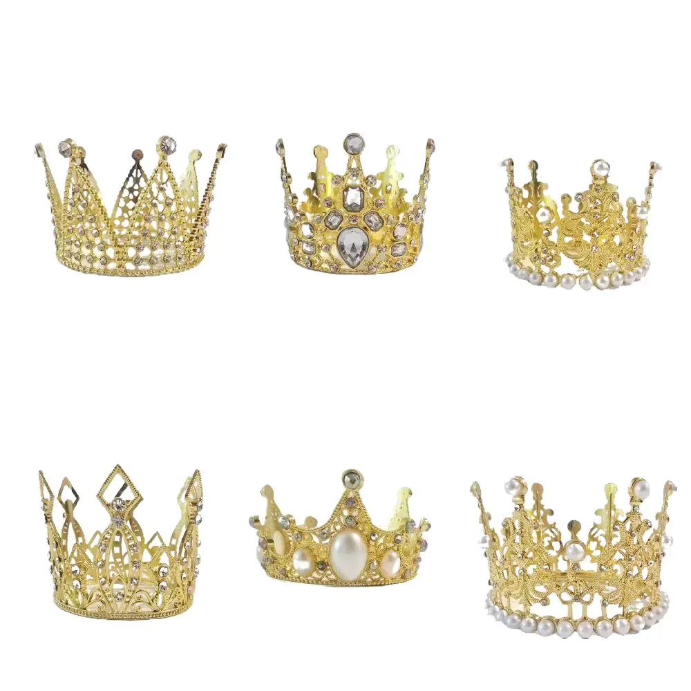 Paquete de 6 Coronas para Arreglos - Elegant Gold Crowns with Pearls and Gems for Special Occasions