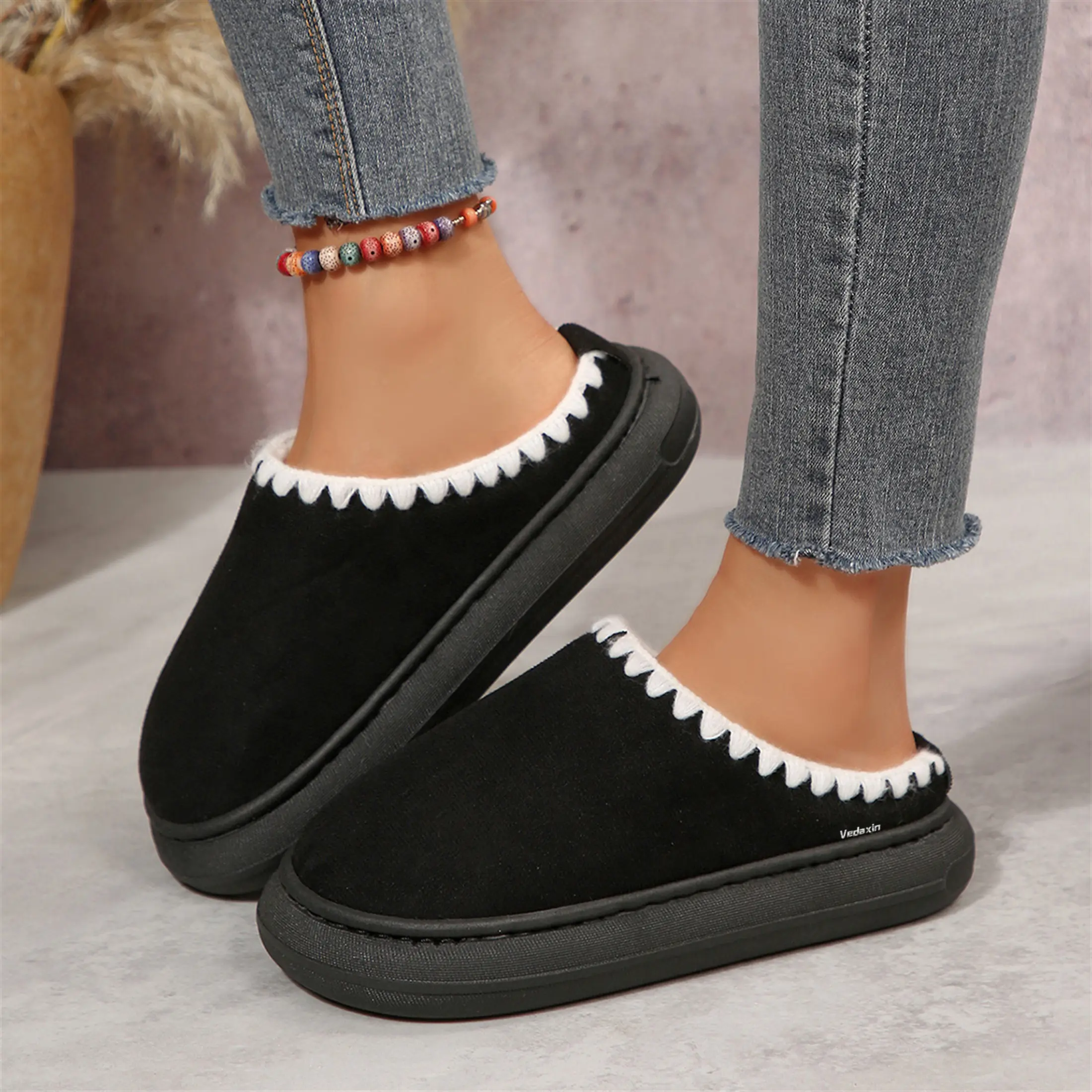Trendy Scalloped Fleece Slippers Soft Warm Indoor/Outdoor Clogs Comfort Thick Sole Indoor Outdoor Shoes for Women