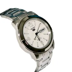 New Seiko 5 Automatic Stainless steel Water resistant Men' s classic Watch SNKE57