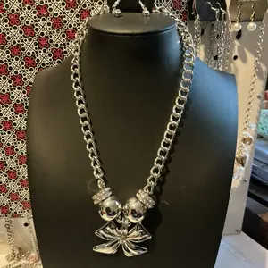 Paparazzi beautiful bow necklace! This is a larger bow and a great statement piece! Complimentary earrings