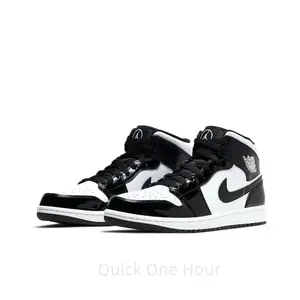 Unisex Casual Sneakers with a Black-and-White Street Style—Versatile, Soft-Soled, Breathable, and Comfortable for All-Day Wear
