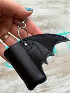 Gothic Bat Lip Balm Holder Keychain Charm, PU Leather Wing Design, Witchy & Punk Style, Valentine’s Day Gift, Halloween Accessories