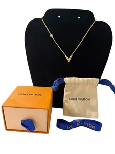 Pre-owned Louis Vuitton Essential "V" Pendant Gold Plated Necklace Full Set with Blue Ribbon Perfect for Daily Use