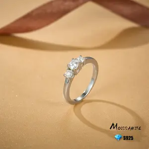 925 Sterling Silver 0.5 Carat Moissanite Ring Three Stone Engagement Rings For Women, Luxurious Romantic Design For Confession, Engagement, Wedding, Perfect For Anniversary, Birthday, Thanksgiving, Christmas Gift, Comes With Gift Box