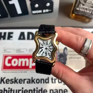 New Y2K Millennium Twisted Melt Watch Men, Unique High-End Art Vintage Quartz Watch, Women's Fashion Accessory