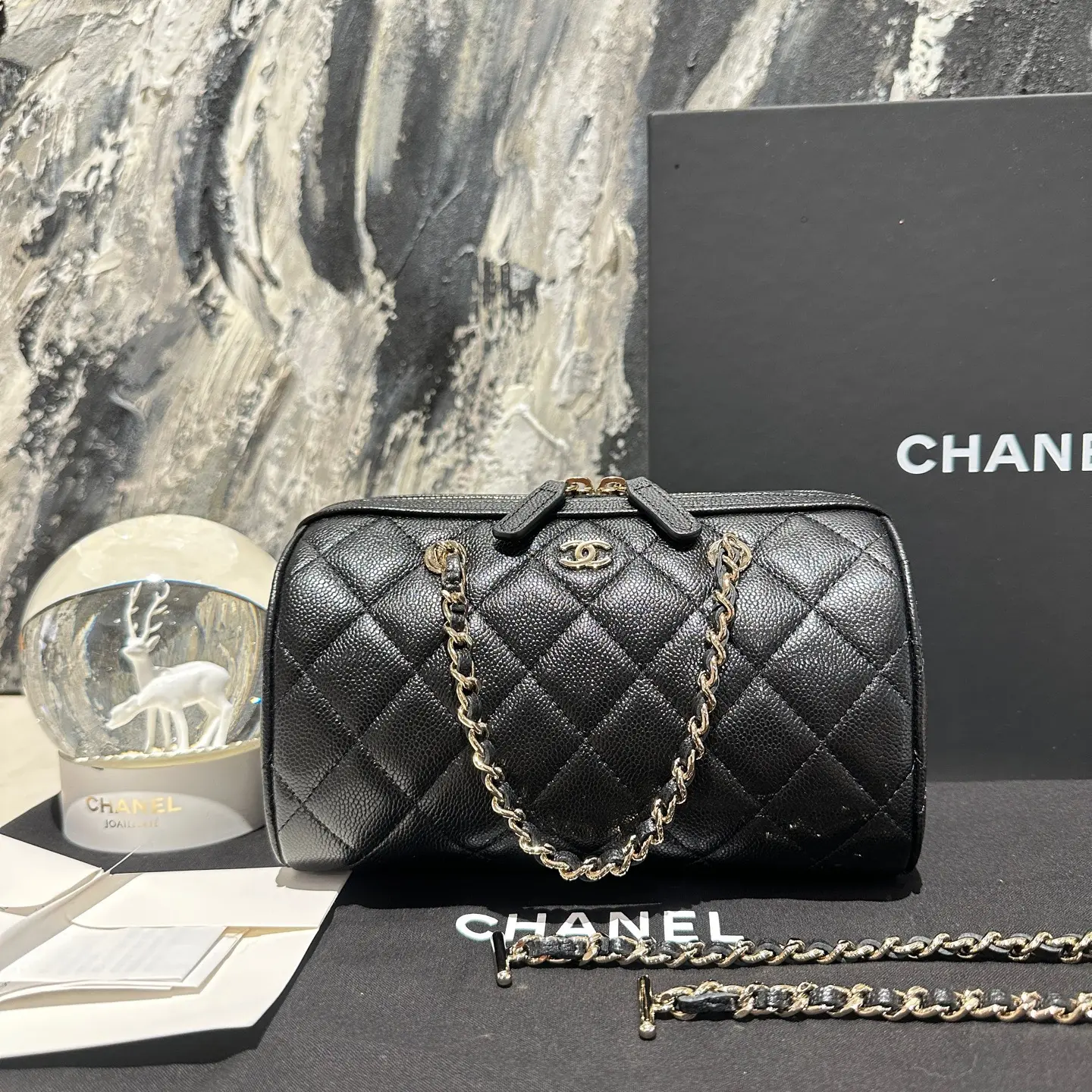 Pre-owned CHANEL black caviar grain leather boston bag