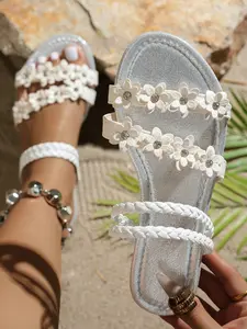 Women's Slip-On Sandals Outdoor Home Travel Casual Fashion Versatile Flat Heel Shoes Flower Rhinestone Anti-Slip Commute Large Size