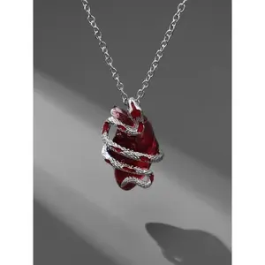 Unisex Minimalist Punk Snake Totem Faux Gemstone Pendant Necklace Tarnish Resistant Hypoallergenic Alloy Chain Sleek Statement Jewelry for Women Men Daily Casual Party Wear