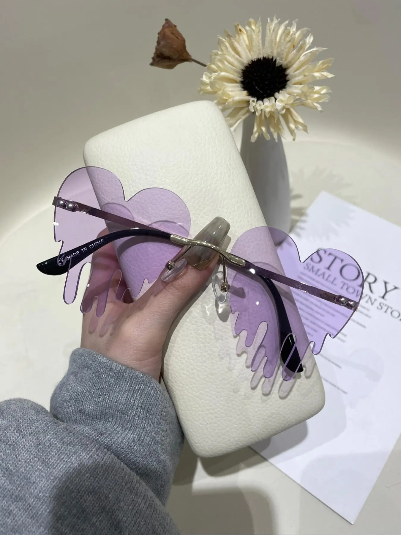 Heart Shaped Sunglasses, Trendy Casual Sunglasses for Women & Men, Fashion Accessories for Everyday Use and Outdoor Activities, Trendy Beach Eyewear, Casual Stylish Glasses, Stylish Shades