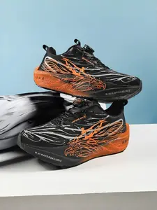 Unisex White-Blue Lightweight Sporty Running Shoes: Lightweight Rebound Midsole, Breathable Mesh, Luminous Accents. For Daily Runs/Fitness Training