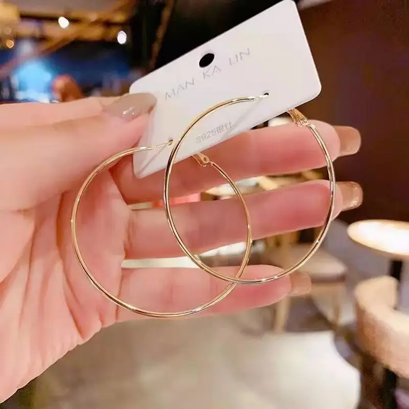 925 Silver needle circle earrings, circle ear rings, exaggerated personality and style, ins style , stud earrings, ear buckles, Korean metal 925 Silver needle circle earrings, circle ear rings, exaggerated personality and style, ins style , stud earrings, ear buckles, Korean metal