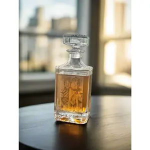 Custom 750ml Whiskey Decanter - Personalized Glass Decanter with Family Portrait - Perfect Holiday Gift