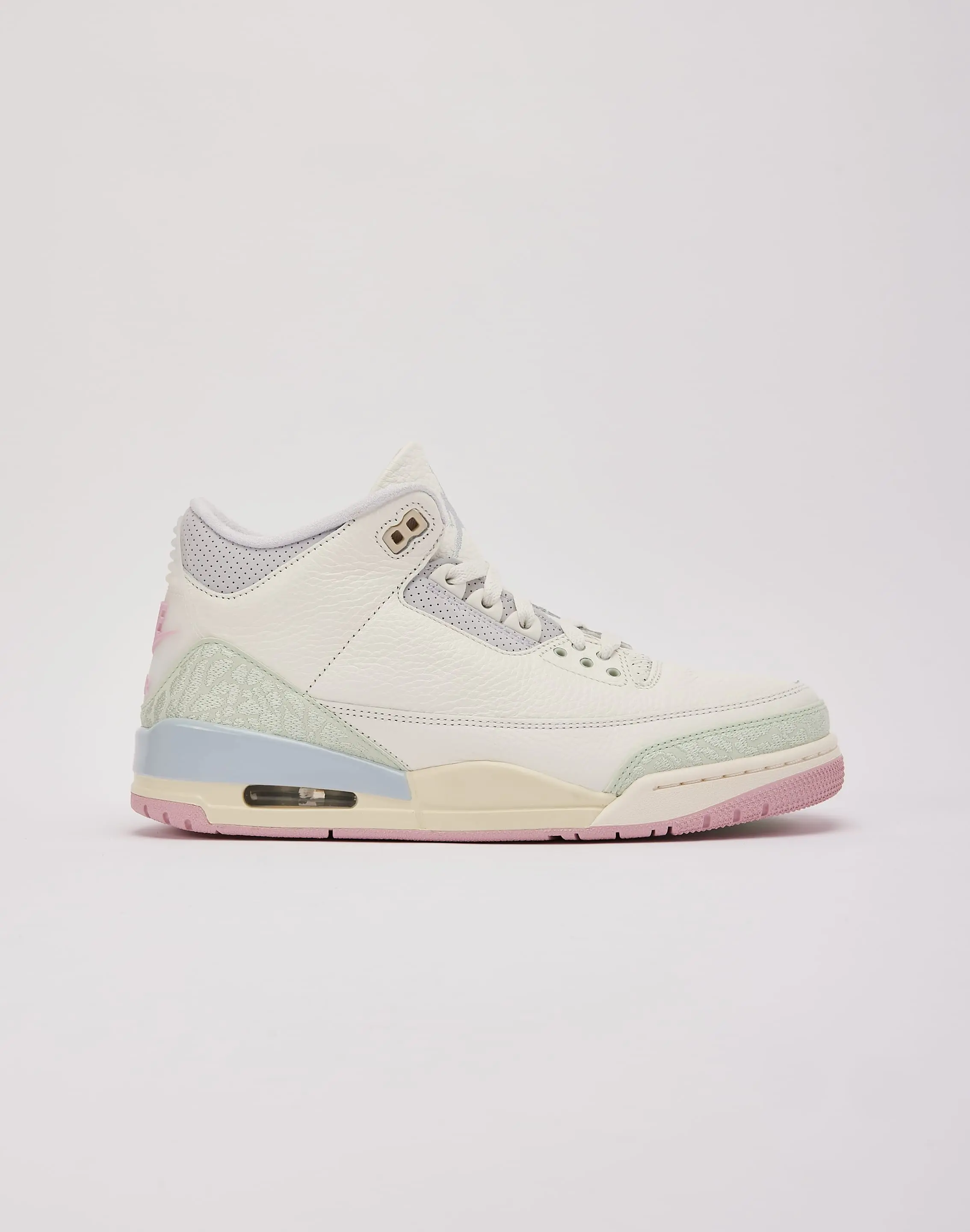 Mens Jordan Air Jordan 3 Retro 'Sail and Jade Aura’ Mens Jordan Air Jordan 3 Retro 'Sail and Jade Aura’