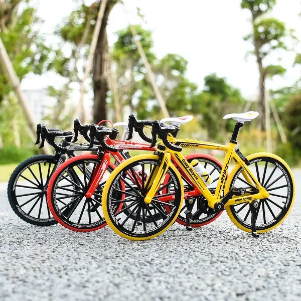 1:8 Scale Metal Alloy Diecast Bicycle Model - Compact & Portable Detailed Toys, Engaging Gift Finger Racing Bike, Classic Collection Toy for Boys, Ideal for Special Occasions