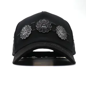 Gothic-Style "Smiley Flower" Streetwear Cap — Fully Embellished Rhinestone Hip-Hop Baseball Hat, Adjustable Black Suede-Brimmed "Dad Hat"