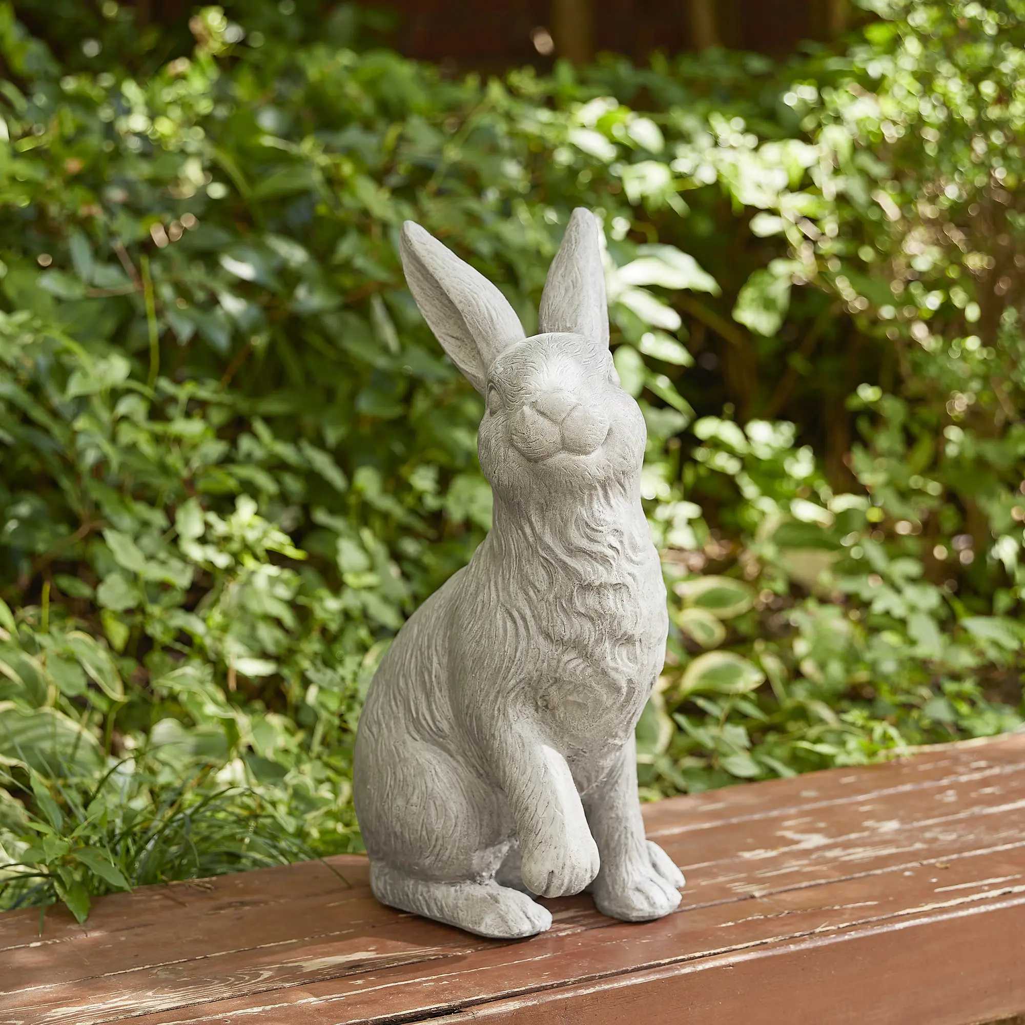 Glitzhome 18"H 1-Piece MGO Fiberglass Sitting Rabbit Garden Statue, Vivid Rustic Whimsical Garden Decor with Distressed Look, Spot Clean Home Decor for Nature Lovers, Whimsical Garden Statues