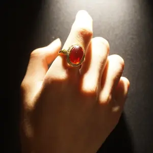 Baltic amber oval ring, with a vintage hollow design and exquisite patterns - a natural amber accessory, suitable for casual wear, and an enduring vintage accessory.