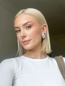 Women's Short Bob Wig, 10Inch Blonde Synthetic Lace Front, Natural Hairline, Daily Wear, High-Temperature Fiber, All Seasons