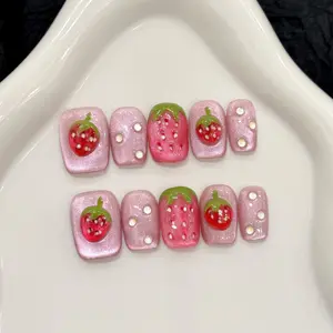 10pcs/bag Short Square "Strawberry Smoothie" Three-Dimensional Pinch Strawberry Cat's Eye Cute And Fresh Hand-Worn Nail Short Nail Gentle And Exquisite Press Nail, Nail Art Design, Suitable For Daily And Party.