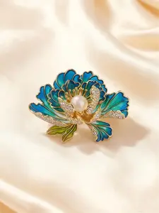 Double-C Pearl Brooch Pin for Women — Elegant Letter Corsage Accessory for Suits, Coats & Dresses, Flower Brooch