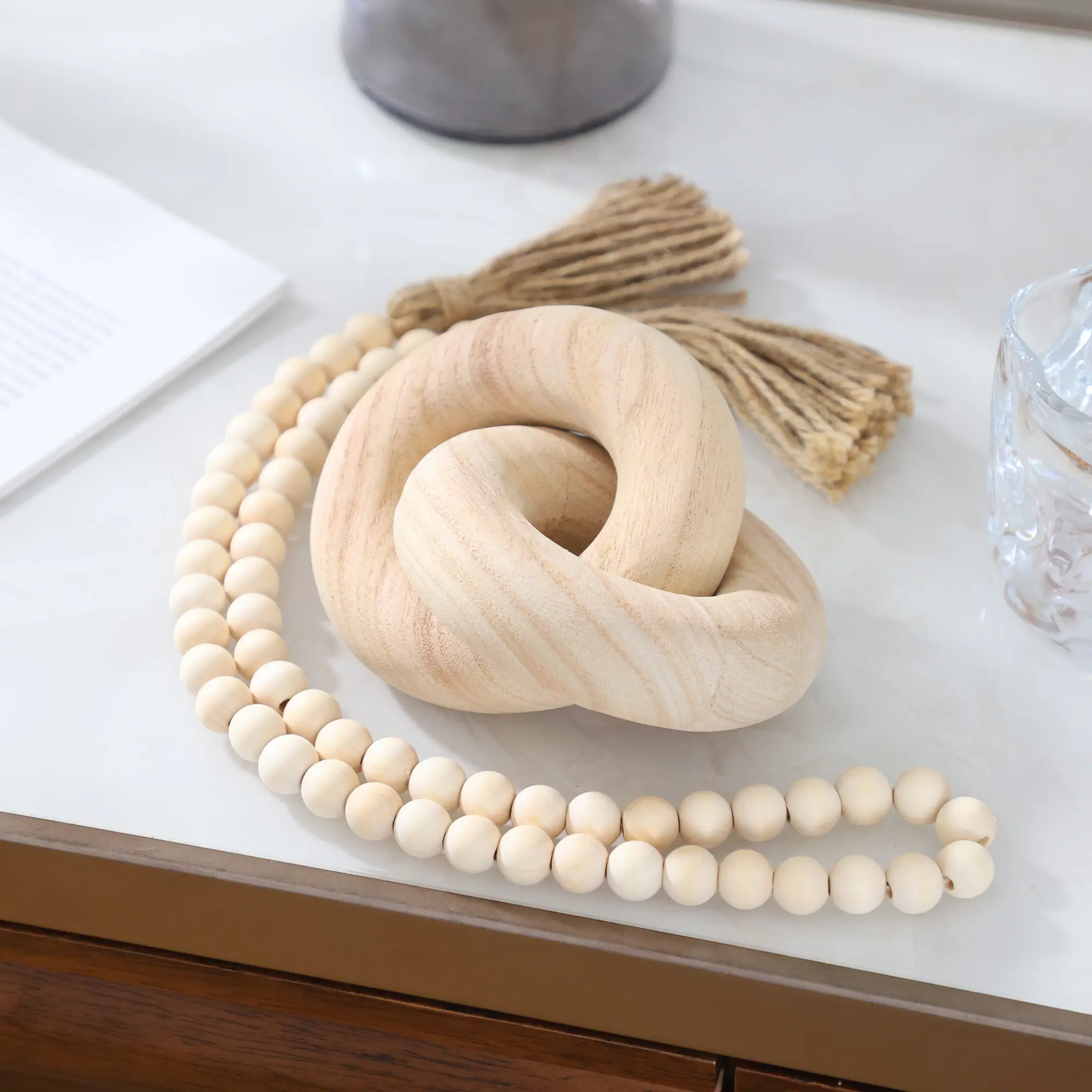 2pcs Round Coffee Table Wood Knot Decor and Wood Bead Garland Set, Wooden Chain Link, Boho Home Decorations, 92cm Bead Garland with Tassels for Living Room, Farmhouse Dining Table Decor, Home Decoration Supplies
