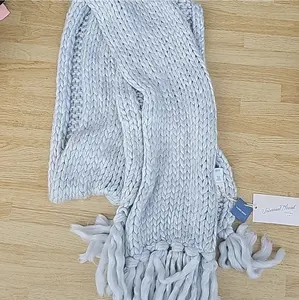 NWT Knit scarf
