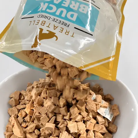 5.5oz Duck Breast Freeze-Dried 155g, Healthy, 100% Pure, all natural, single ingredient, Homemade Style, Grain-Free, High Protein Treats, Soft & Crunchy Dog Treats, Cat Treats, Training Treats, Bite-size perfect with best puppy food & best cat food
