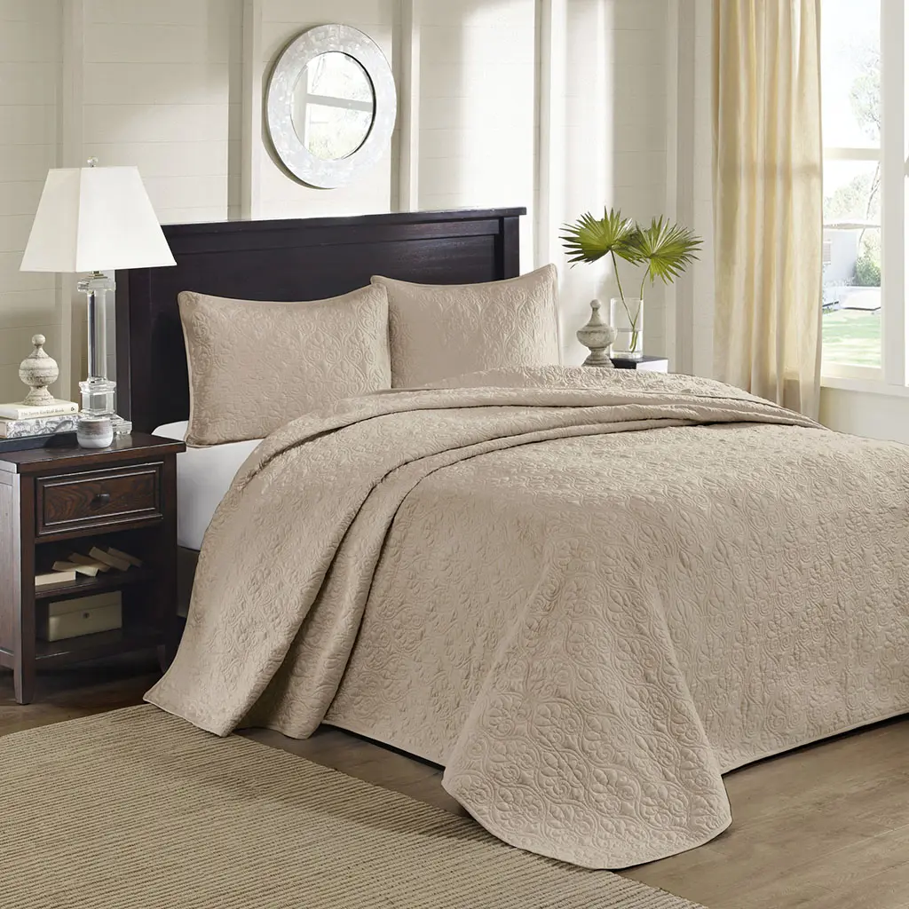 Madison Park Quebec King 3-Piece Reversible Quilted Bedspread Set - Damask Pattern, Double-Sided Stitching, All-Season Lightweight, Matching Sham, Durable Antimicrobial Polyester