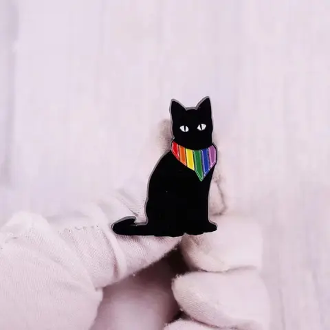 LGBTQ Rainbow Bandana Enamel Cat Pin, Pride Enamel Pin, Gay Brooch, Pride Accessories Colorful Pin for Clothes, Backpacks, Hat Decoration