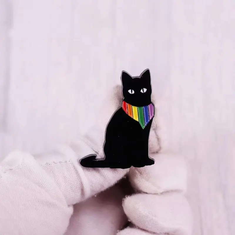 LGBTQ Rainbow Bandana Enamel Cat Pin, Pride Enamel Pin, Gay Brooch, Pride Accessories Colorful Pin for Clothes, Backpacks, Hat Decoration
