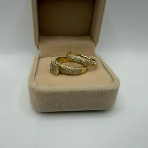 Wedding ring set, for women in laminated gold with zirconia, hypoalargenic.