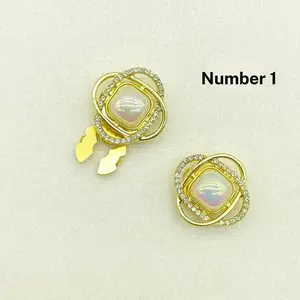 Fashion Shirt Button Cover, Rhinestone Sleeve Button, Turtle Clip-On Fastener, Stylish Accessory for Shirts, Elegant Clothing Decor